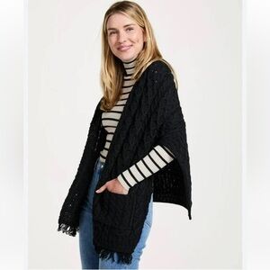 Carraig Donn Ireland Made Merino Wool Shawl Wrap Black Cable Knit Pockets Fringe